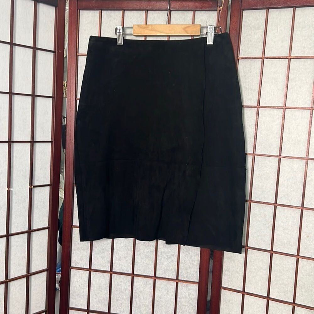 CLUB MONACO COLLECTION BLACK SUEDE MINI SKIRT SIZE S
